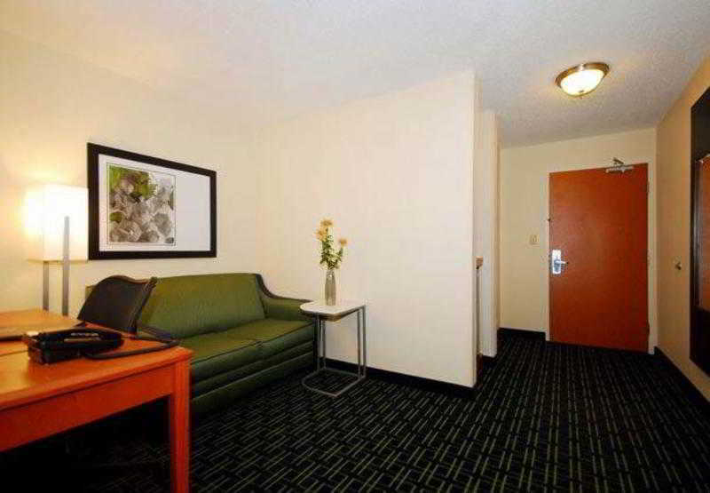 Fairfield Inn & Suites Canton Норт-Кантон Номер фото
